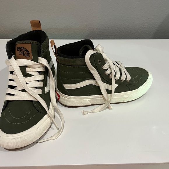 Vans - Picture 8 of 10